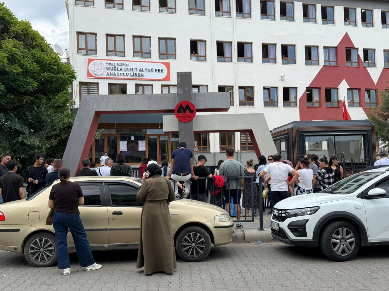 Muğla’da TYT Heyecanı Sona Erdi: Adaylar Sınavdan Çıktı 4